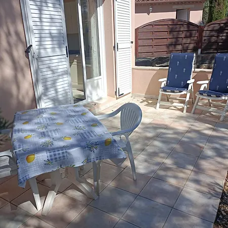 度假居 Anduze Les Pins Au 